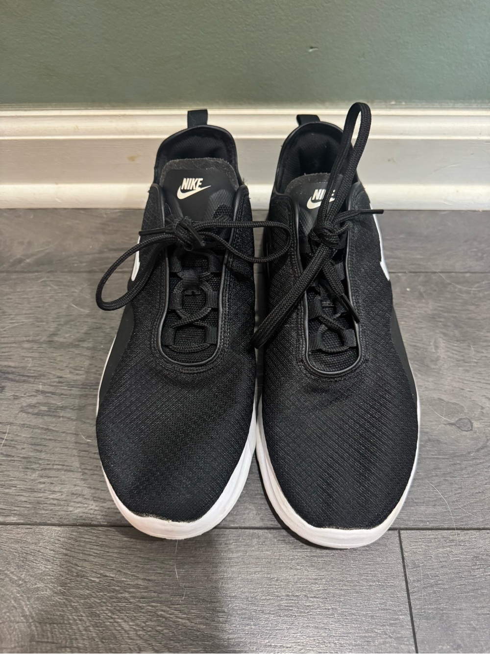 Nike Women’s Black Athletic Sneakers